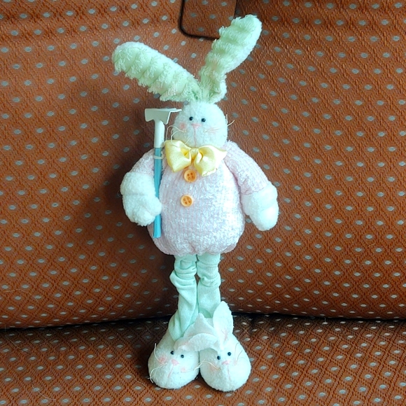 Standing Tall Garden Rabbit - Picture 1 of 12